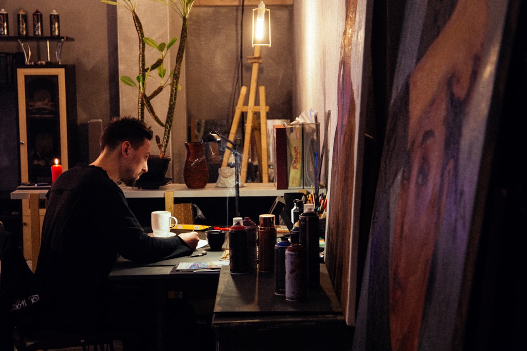El artista detrás de <br> Art & Wine